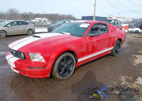 2008 Ford Mustang Gt Deluxe/Gt Premium z USA, uszkodzony, nr VIN 1ZVHT82H585178185